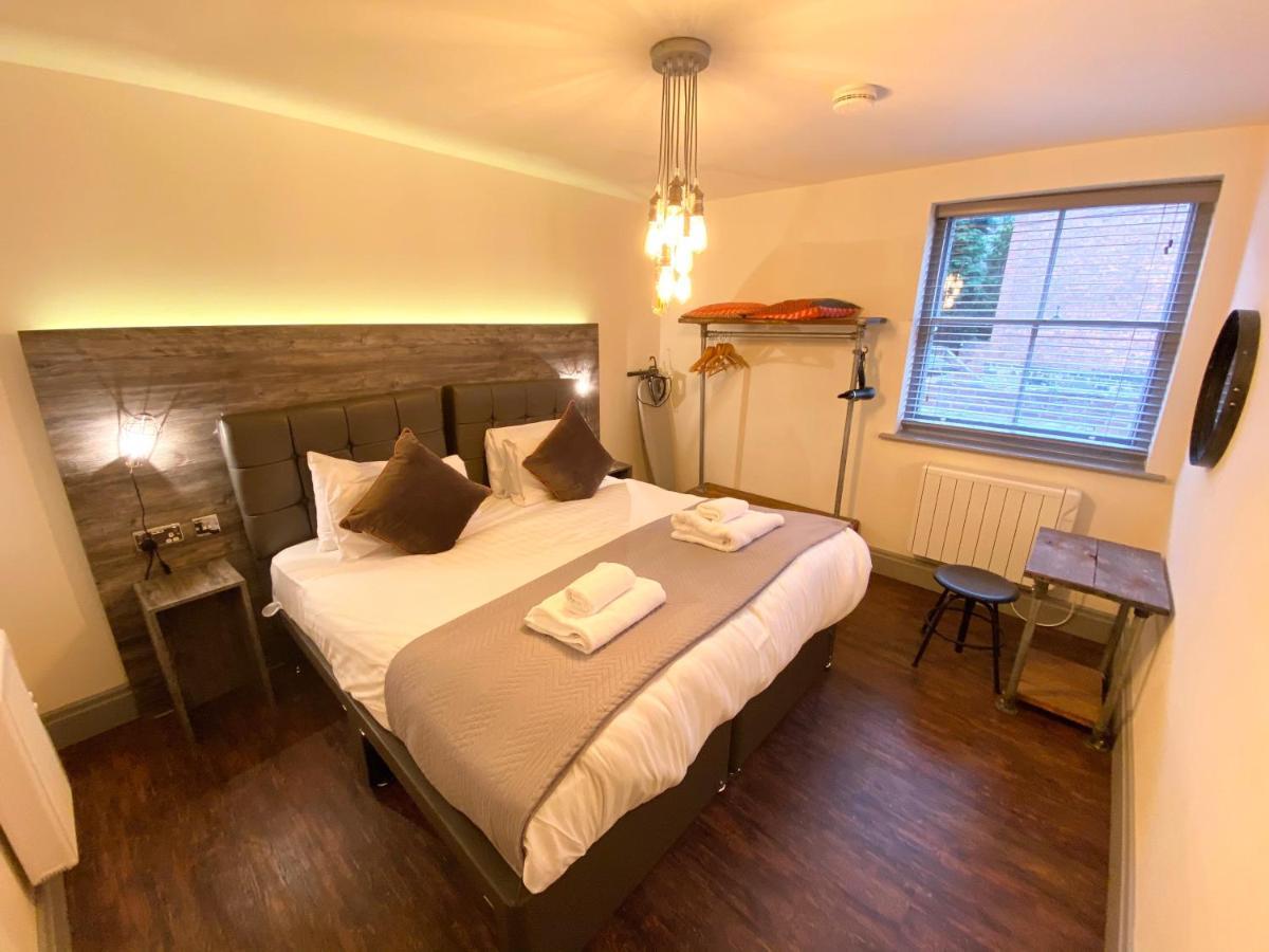 Loft At The Coach House Apartments リーズ エクステリア 写真