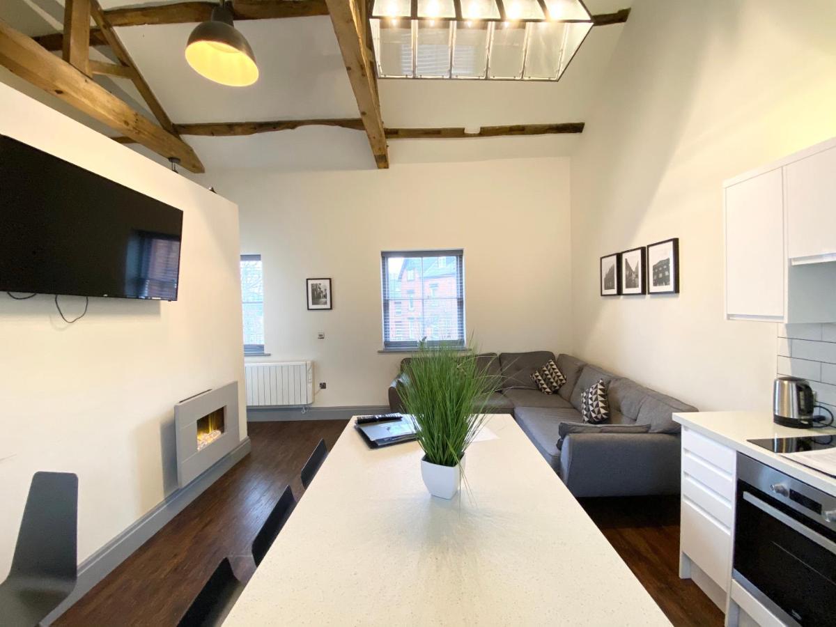 Loft At The Coach House Apartments リーズ エクステリア 写真